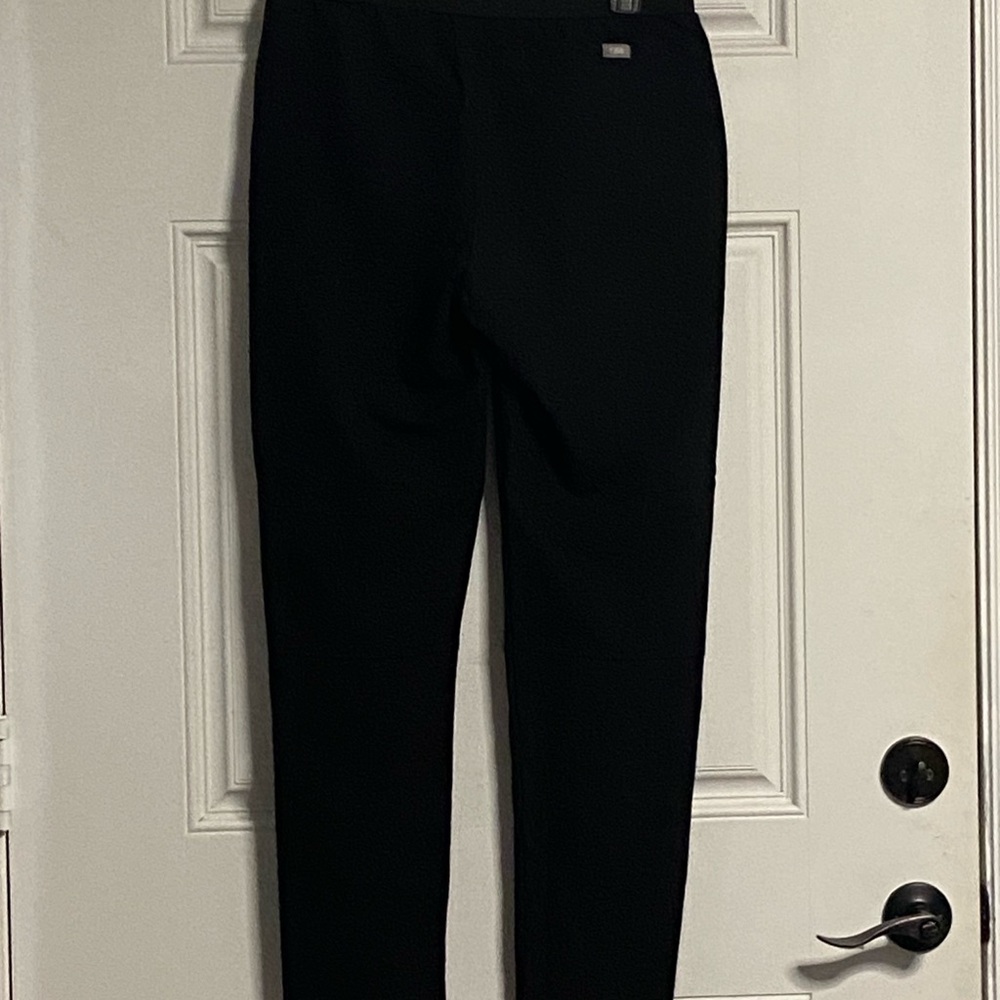 T28a- Figs Black Technical Collection Pull-On Scr… - image 8